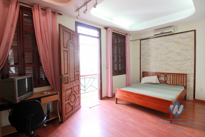 Good price house with 04 bedrooms for rent in Au Co St, Tay Ho, Hanoi